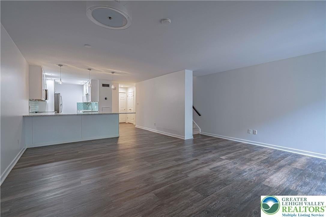 77 W Broad St Apt 18 - Photo 4 of 26