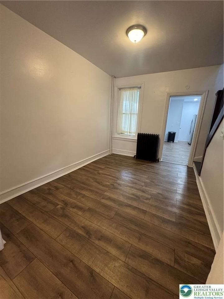 523 N New St - Photo 3 of 11