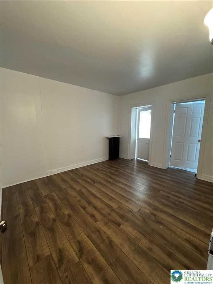 523 N New St - Photo 7 of 11