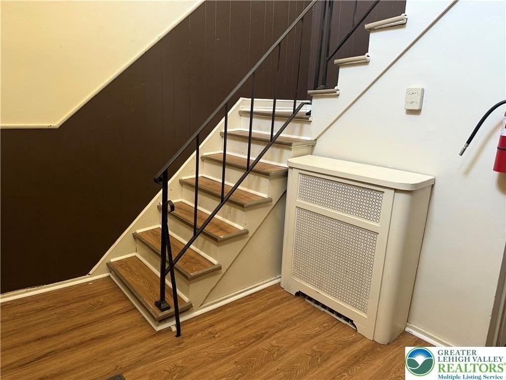 1201 E 4th St Apt 4 - Photo 2 of 14