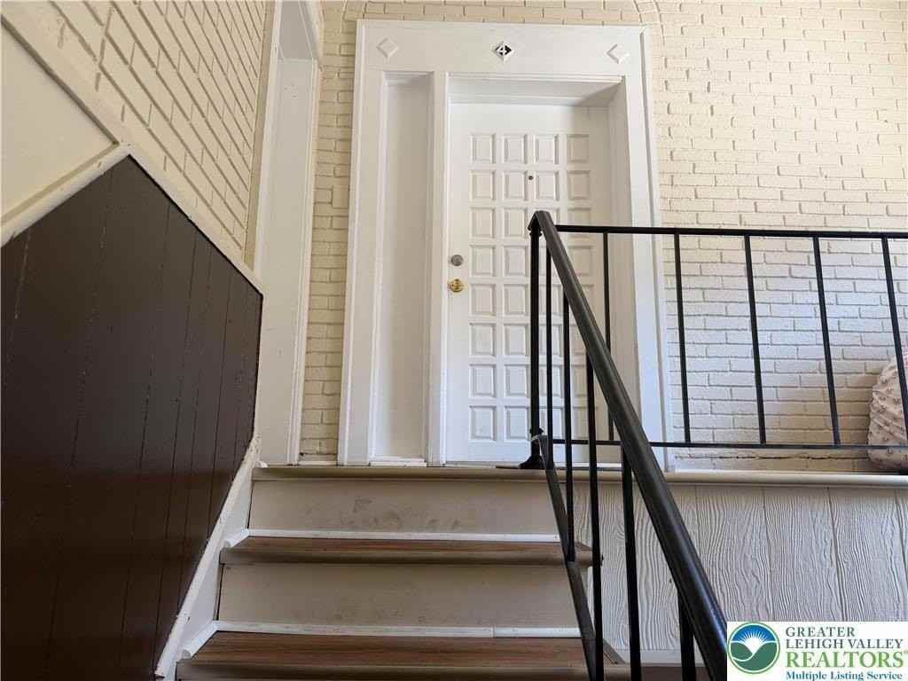 1201 E 4th St Apt 4 - Photo 3 of 14