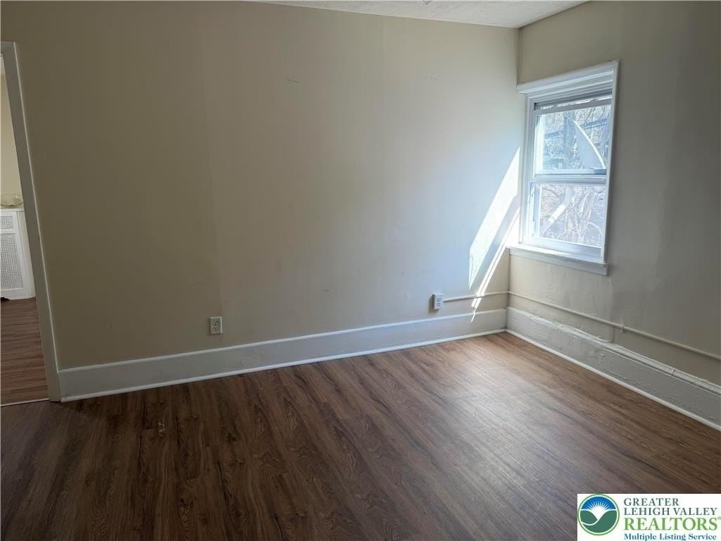 1201 E 4th St Apt 4 - Photo 4 of 14