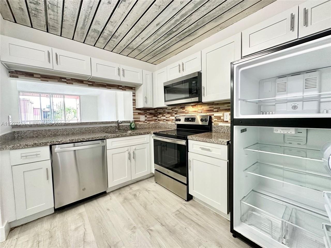 19751 Sw 114th Ave #349 - Photo 5 of 32