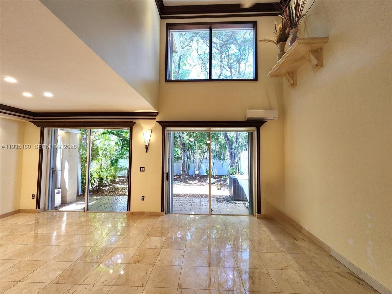 21028 Ne 34th Ct #21028 - Photo 6 of 49