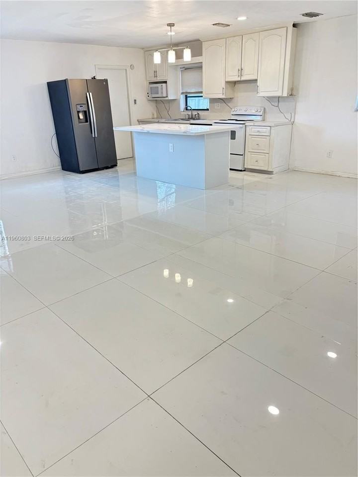 9711 Caribbean Blvd #BLVD - Photo 6 of 8
