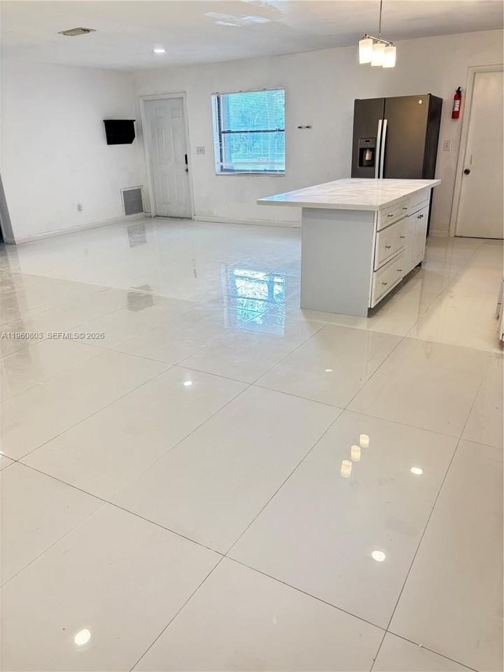 9711 Caribbean Blvd #BLVD - Photo 7 of 8