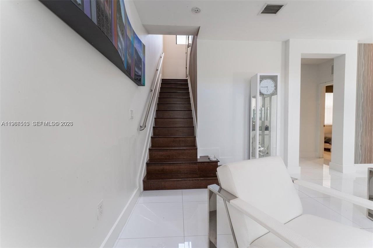 10560 Nw 69th Ter #10560 - Photo 6 of 43