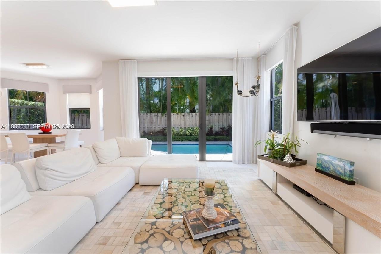 10560 Nw 69th Ter #10560 - Photo 7 of 43