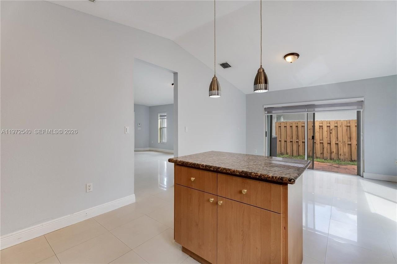 10523 Sw 161st Pl - Photo 6 of 34