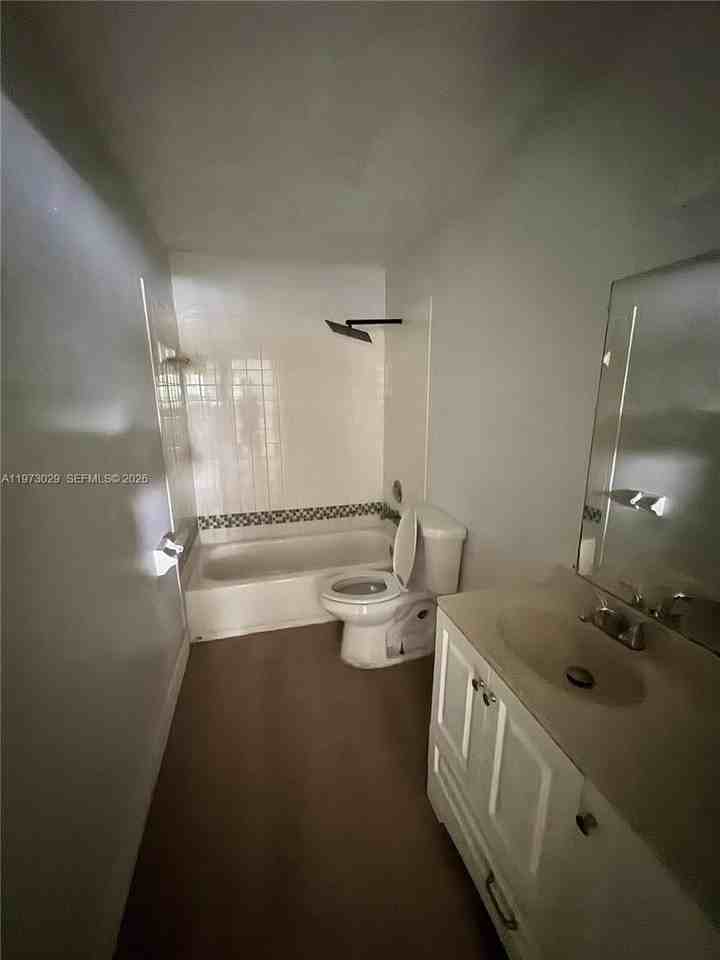 4241 Nw 19th St #170 - Photo 7 of 23