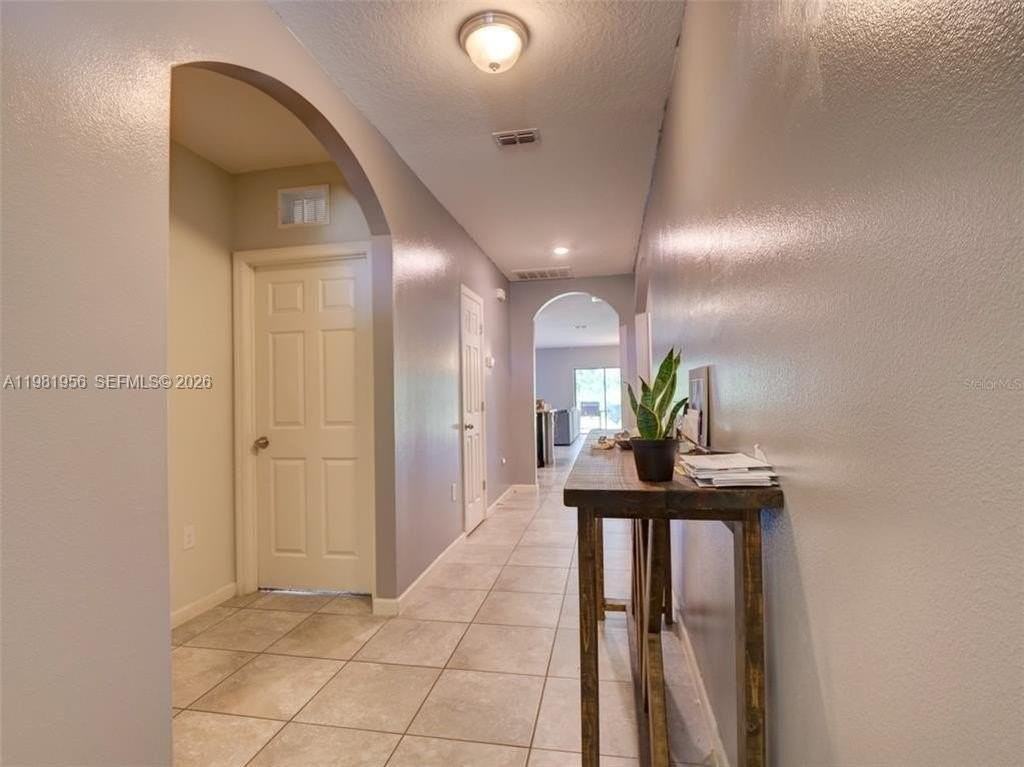 808 Old Country Rd Se - Photo 5 of 27