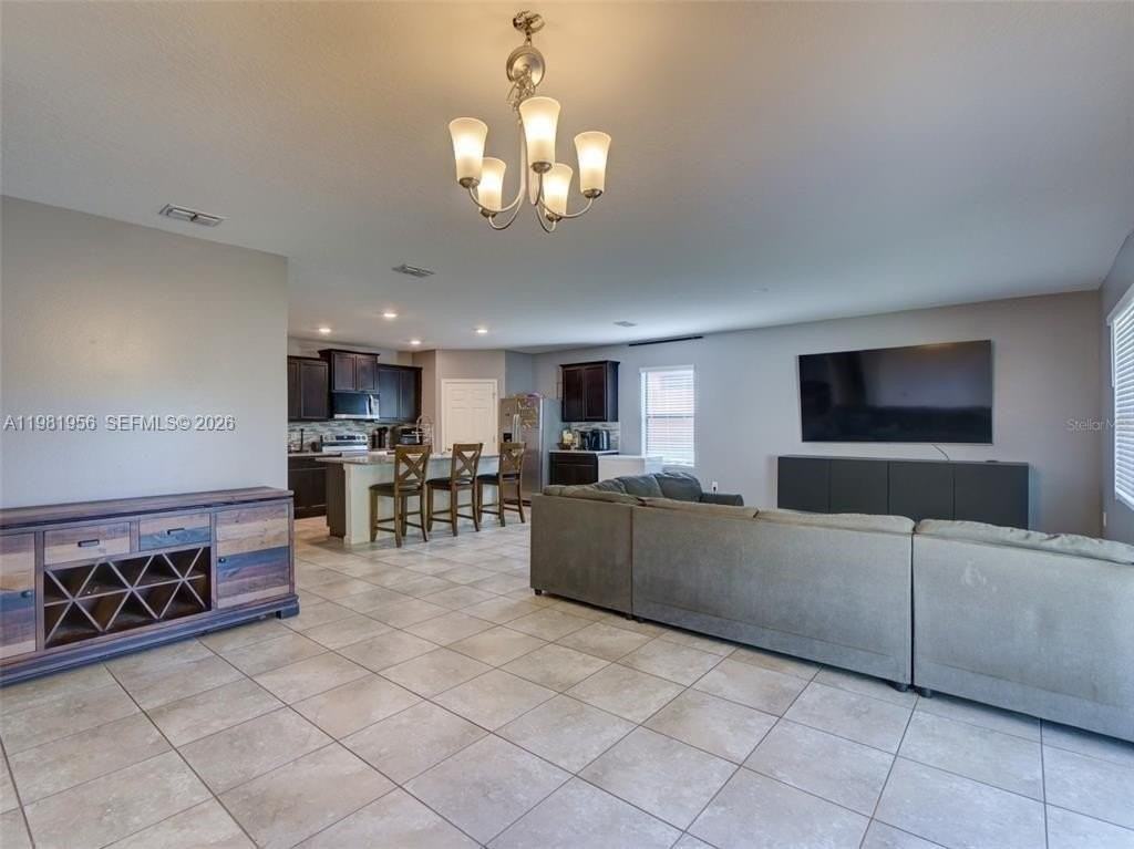 808 Old Country Rd Se - Photo 7 of 27