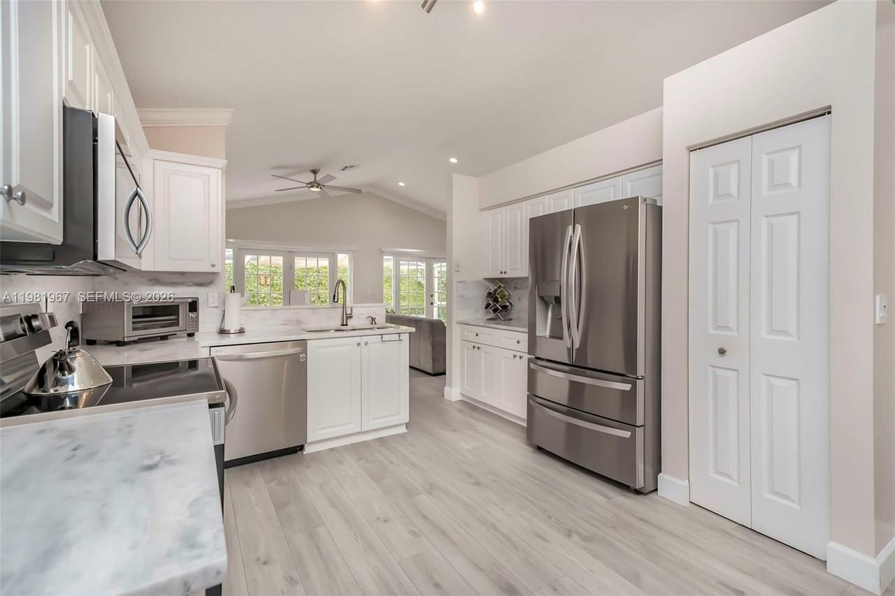 11030 Harbour Springs Cir #11030 - Photo 3 of 40