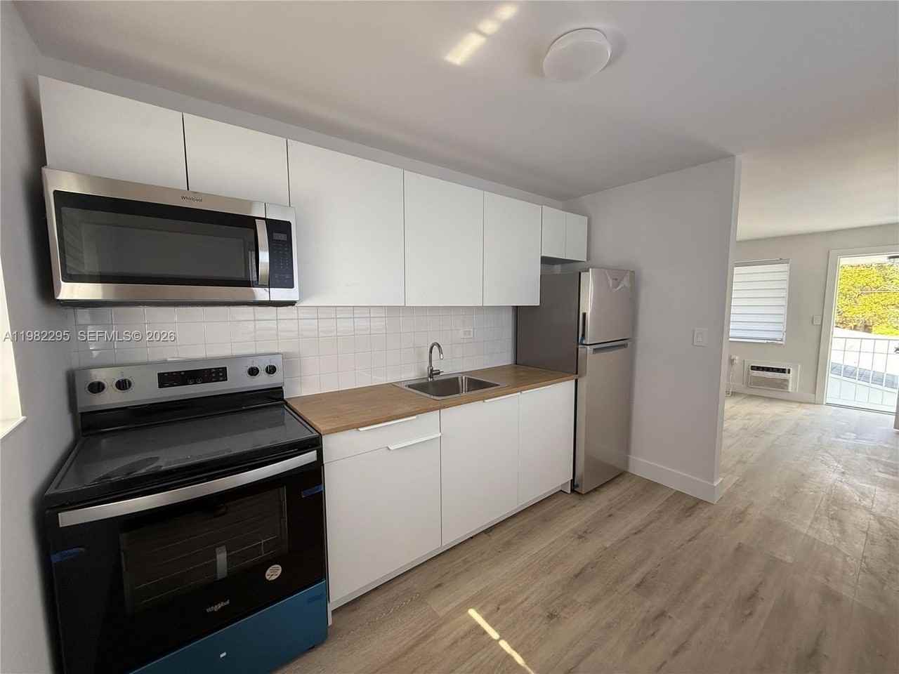 1300 Ne 110th St #8 - Photo 3 of 24