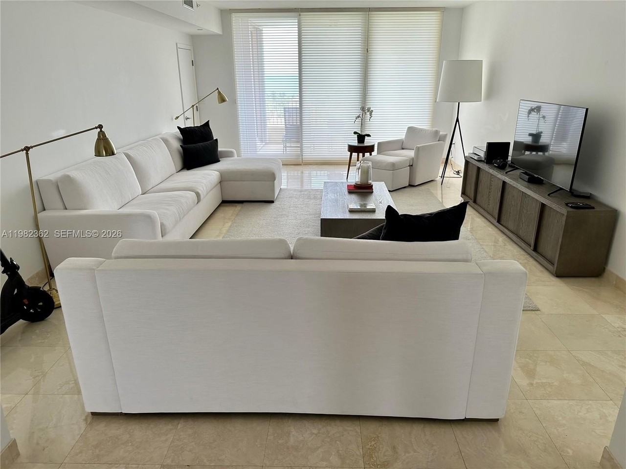 785 Crandon Blvd #803 - Photo 4 of 23