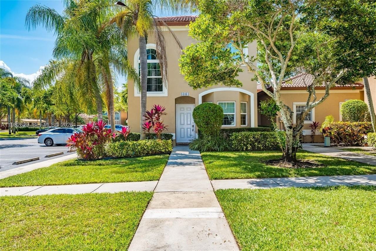 16061 Emerald Cove Rd #16061 - Photo 2 of 37