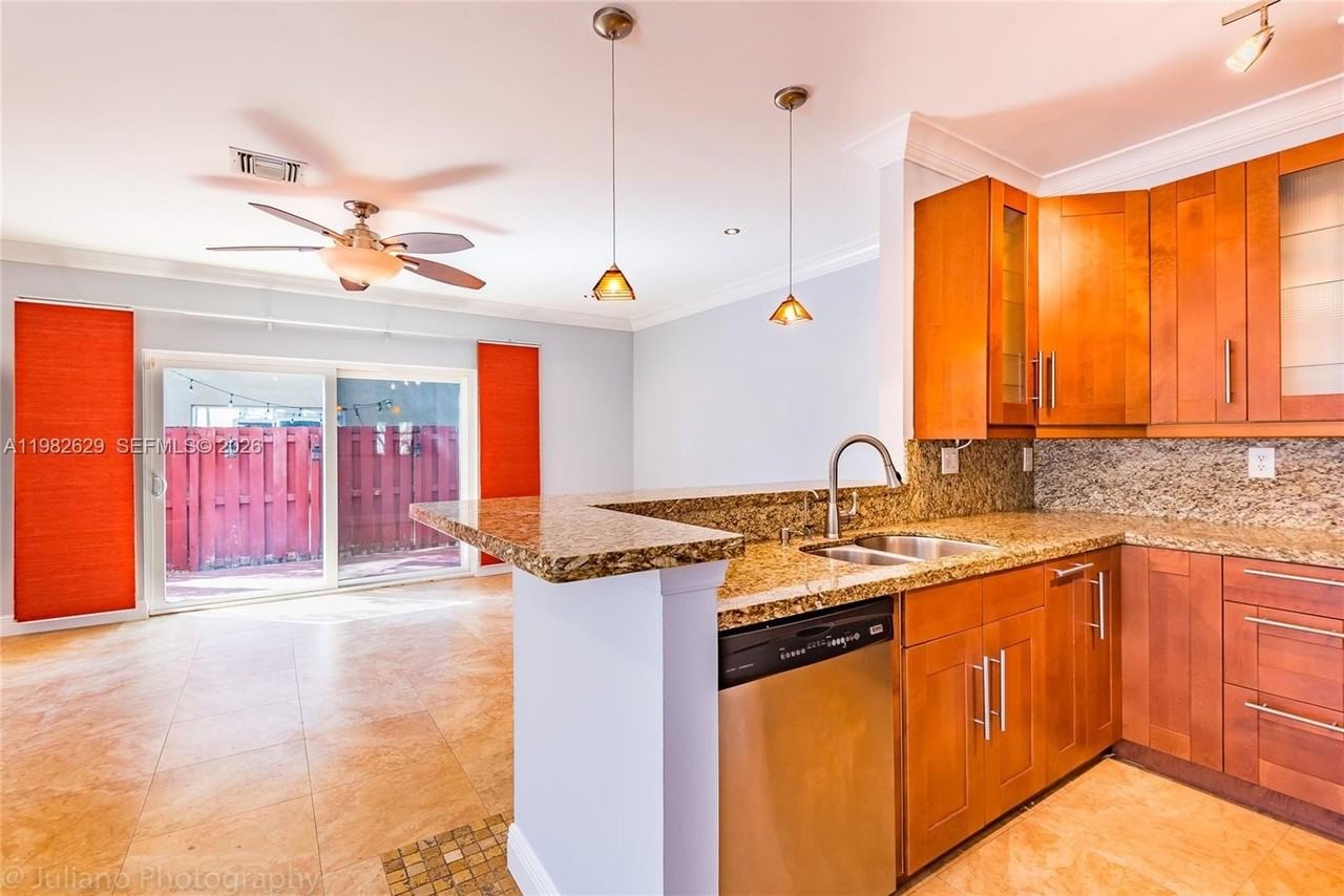 16061 Emerald Cove Rd #16061 - Photo 4 of 37