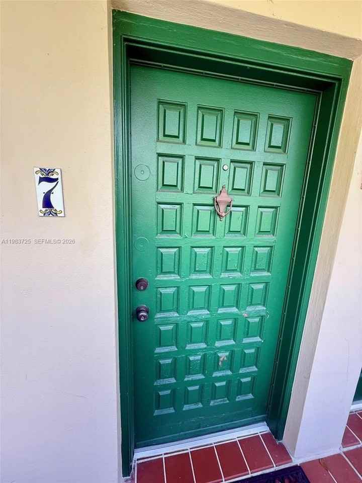 335 Navarre Ave #7 - Photo 2 of 13