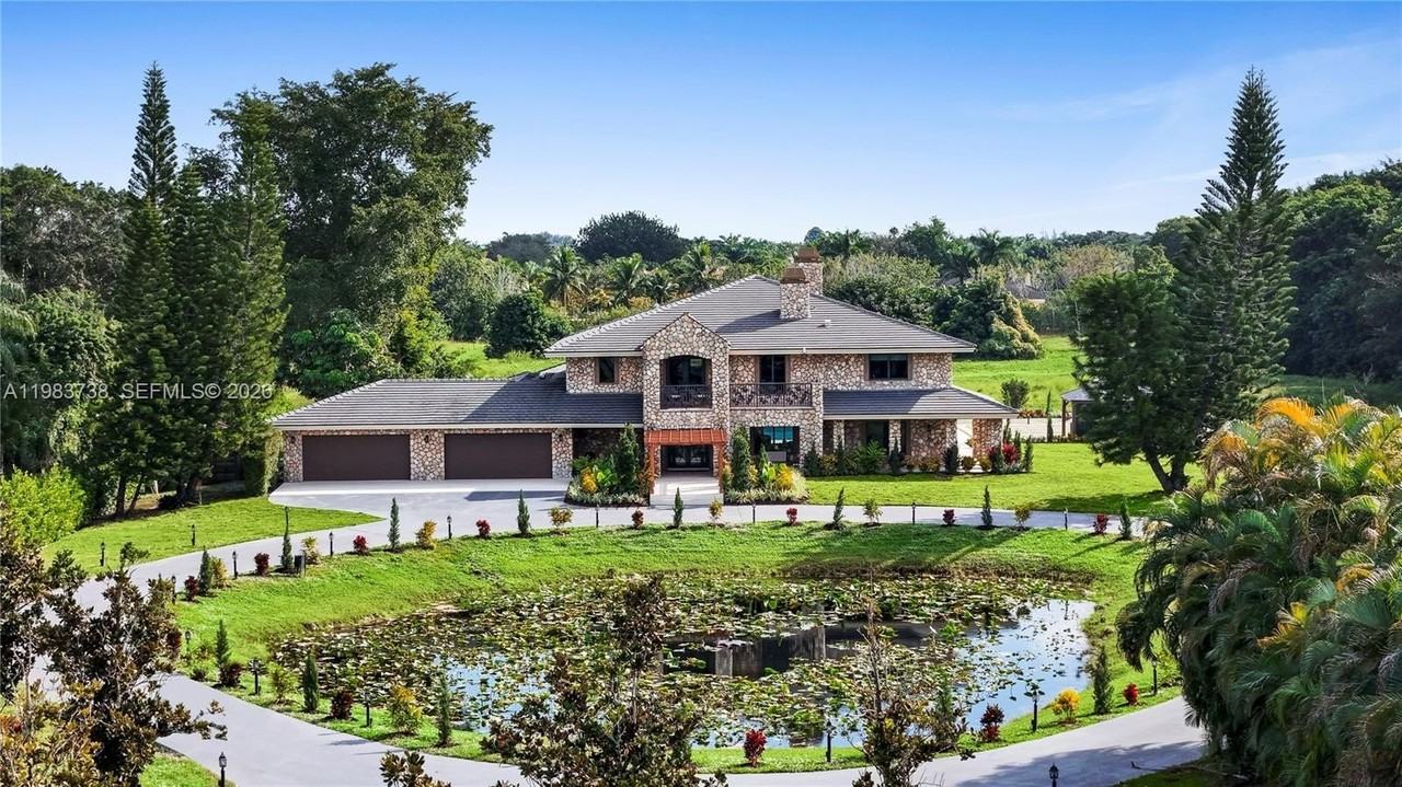 3320 Sw 121st Ave - Photo 3 of 50