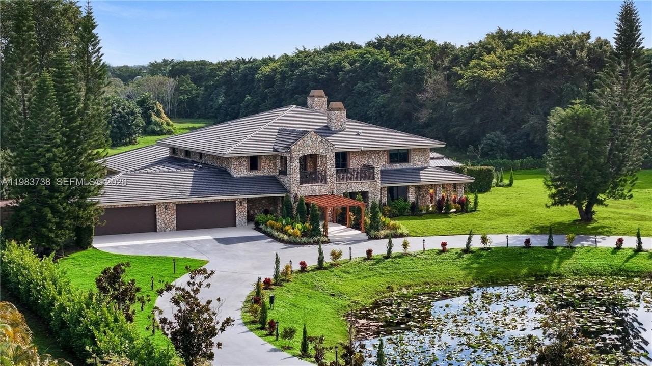 3320 Sw 121st Ave - Photo 4 of 50