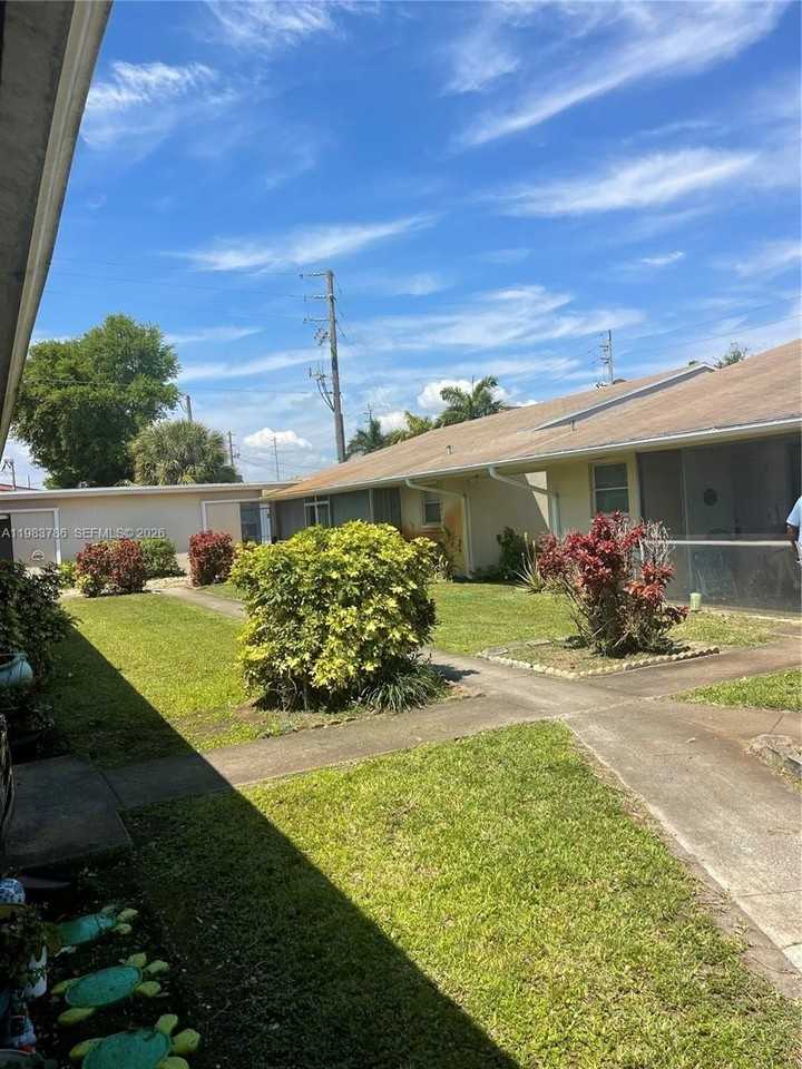1820 N 17th Ave #1