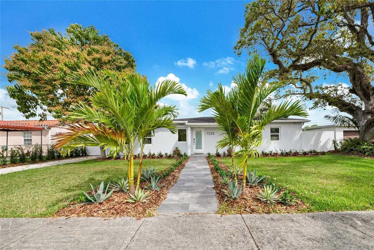 7235 Sw 39th St - Photo 2 of 16