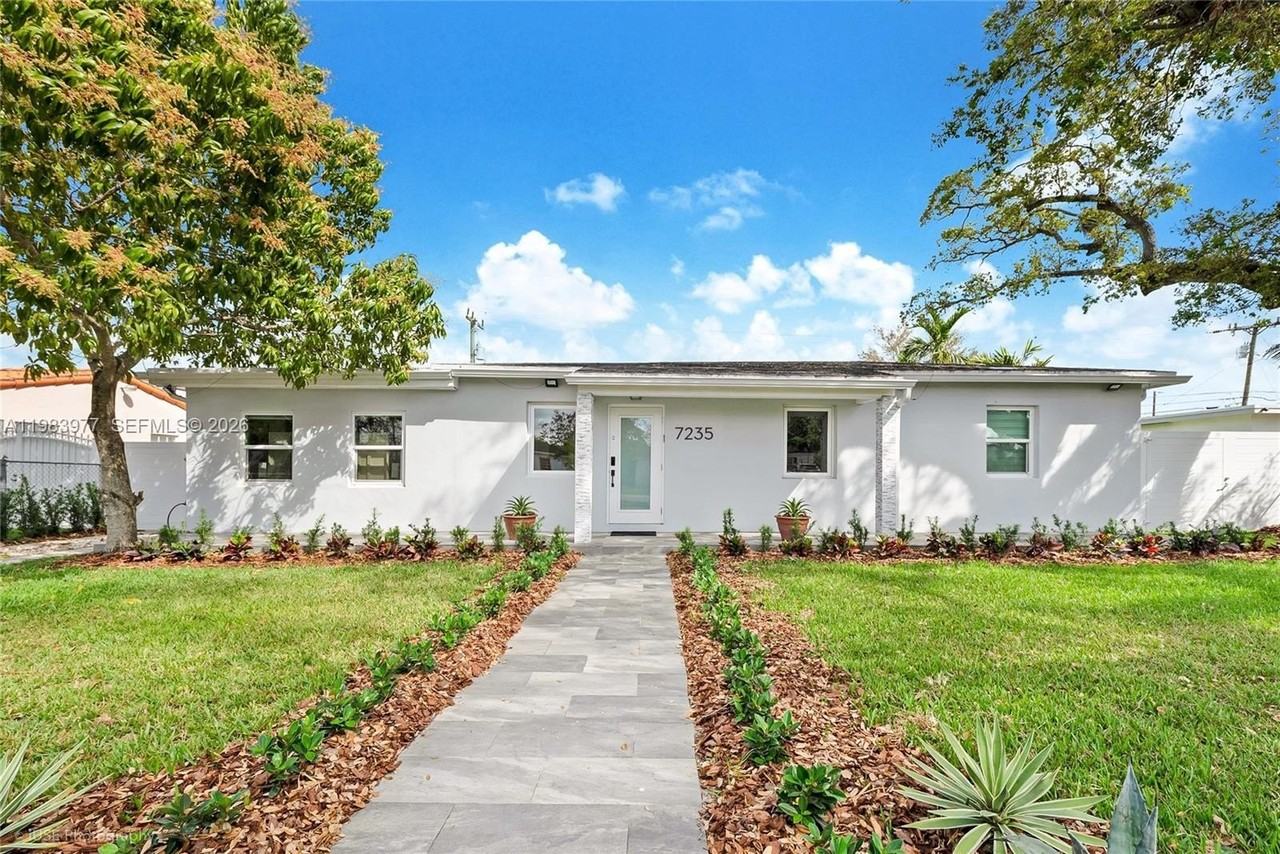 7235 Sw 39th St - Photo 3 of 16