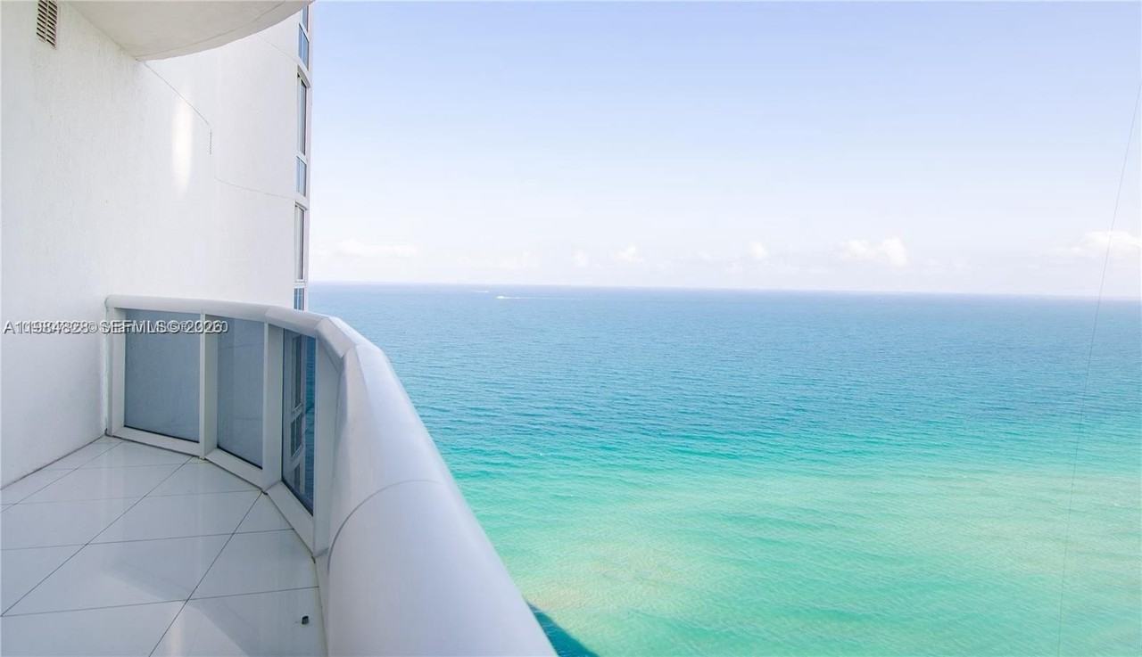 15811 Collins Ave #2602