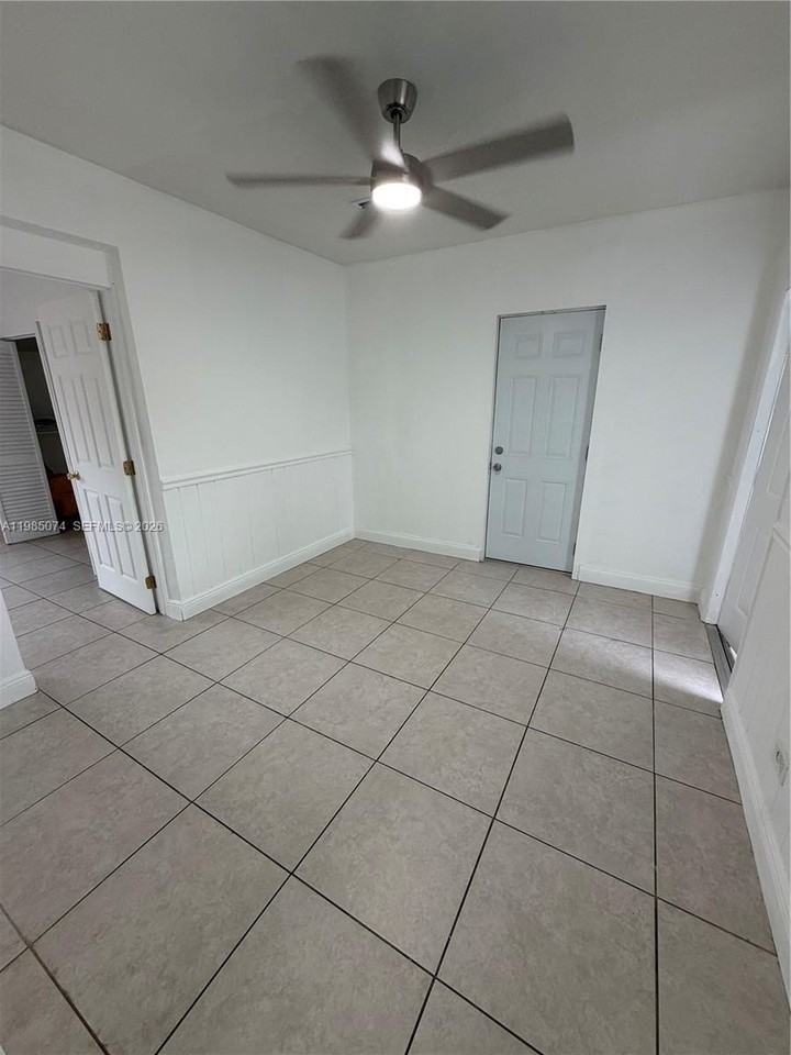 7001 Nw 4th Ct #BACK - Photo 4 of 10