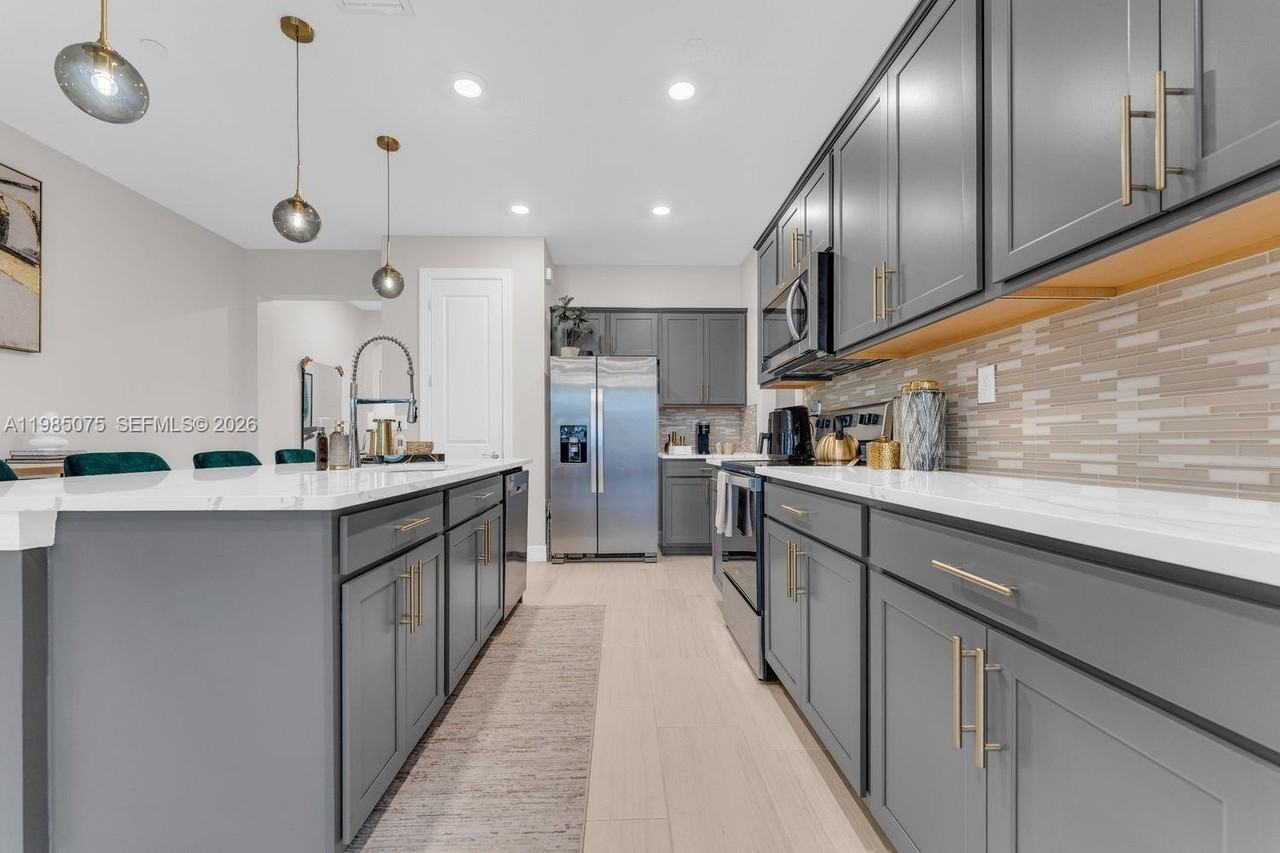 8351 Nw 7th Ct - Photo 3 of 21