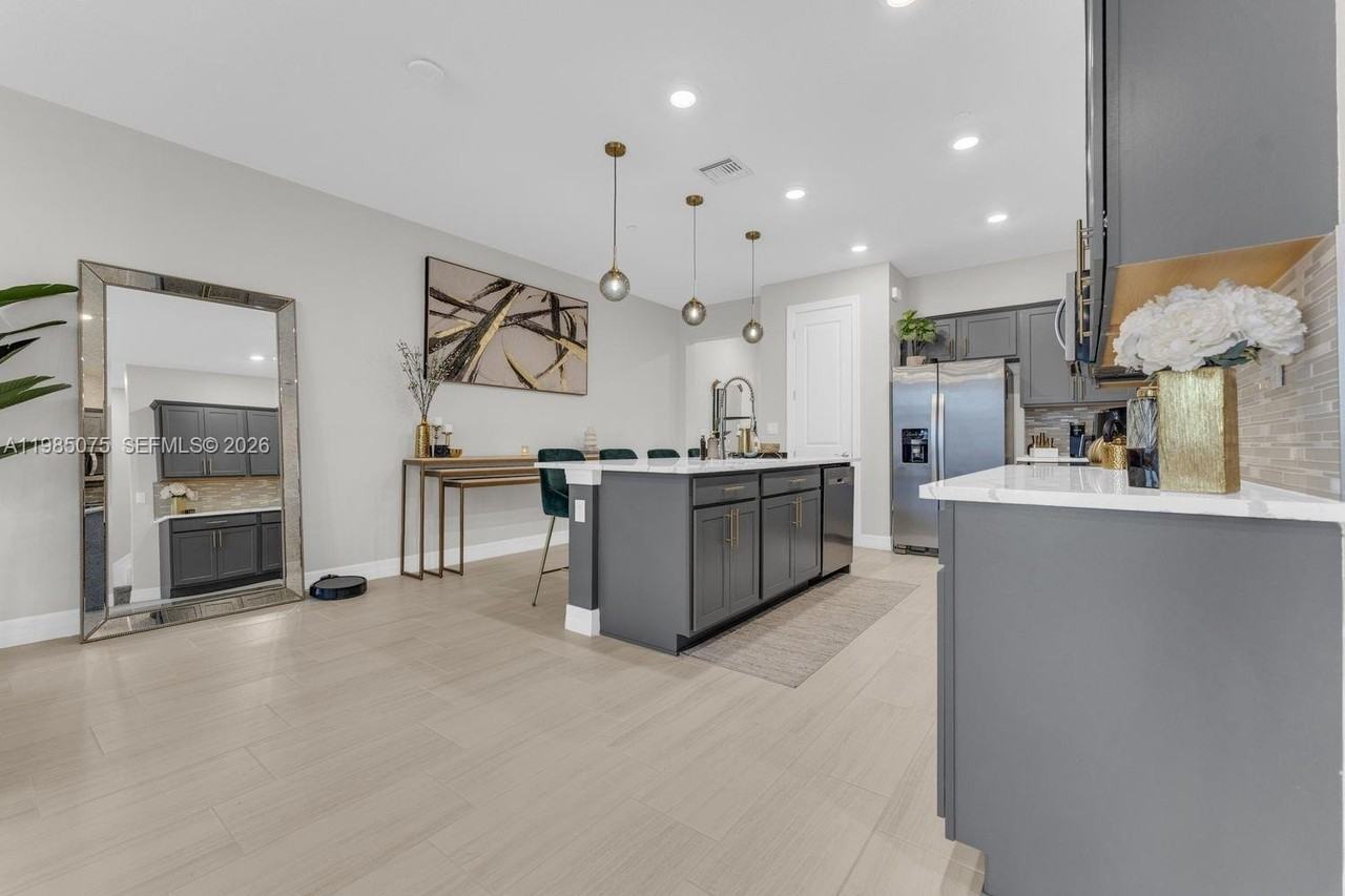 8351 Nw 7th Ct - Photo 5 of 21