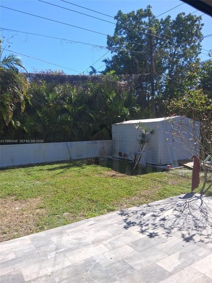 12253 Sw 82nd Ave #2 - Photo 6 of 6