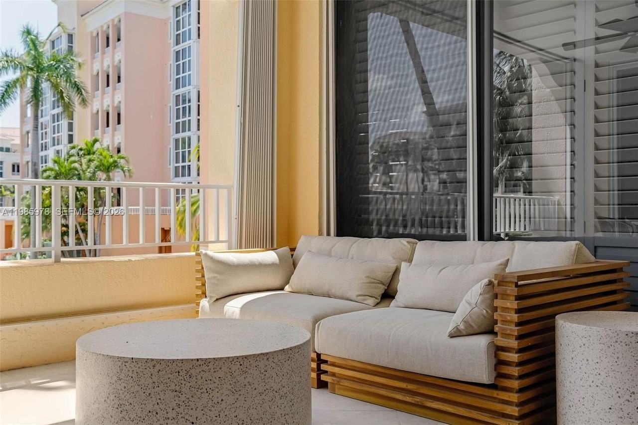 725 Crandon Blvd #203 - Photo 2 of 49