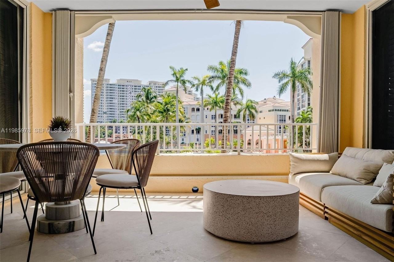 725 Crandon Blvd #203 - Photo 3 of 49