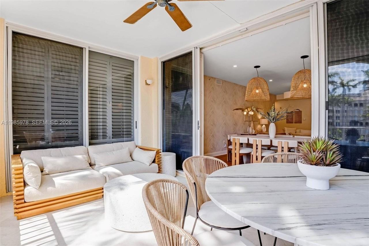 725 Crandon Blvd #203 - Photo 5 of 49