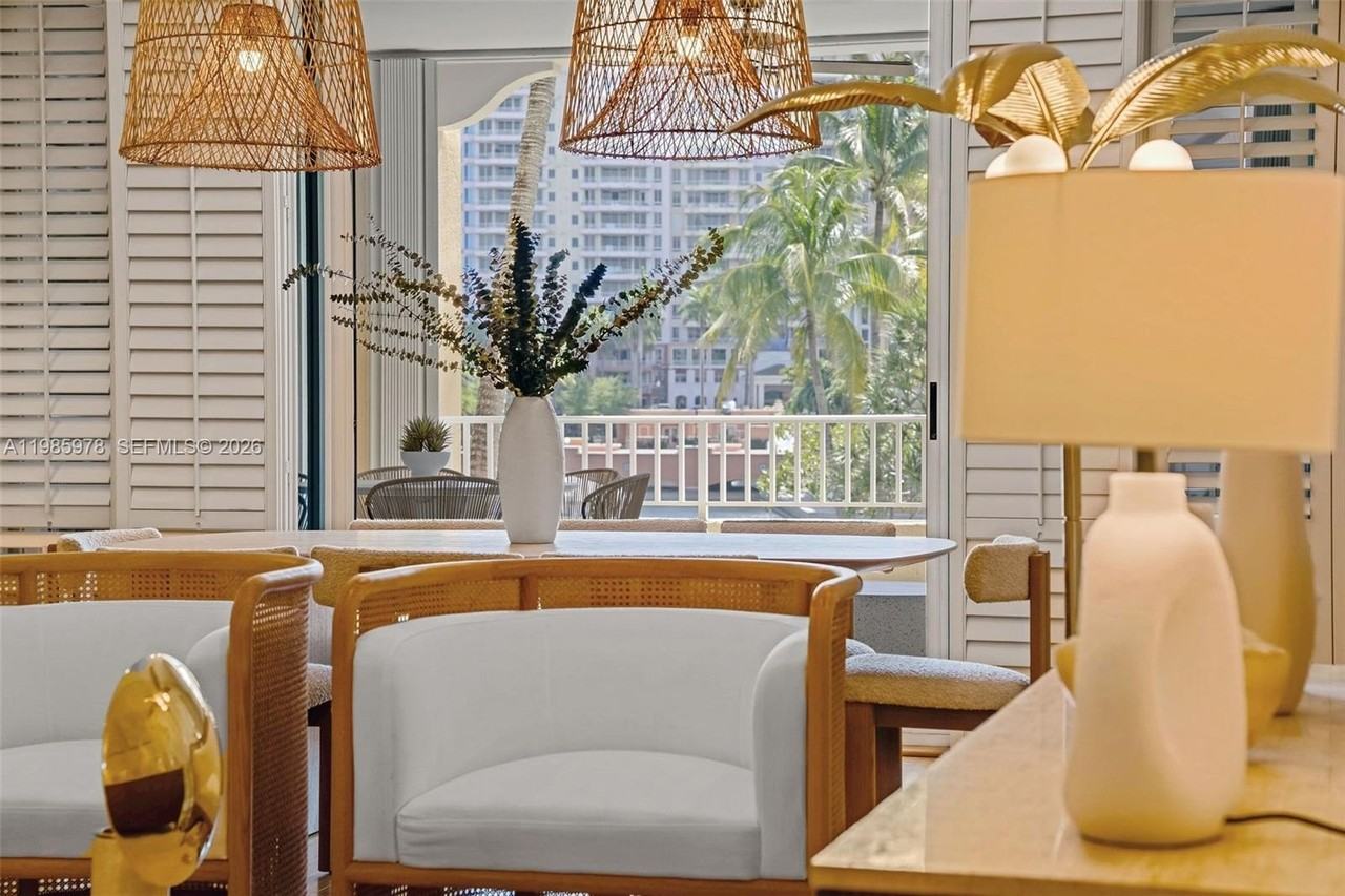 725 Crandon Blvd #203 - Photo 7 of 49