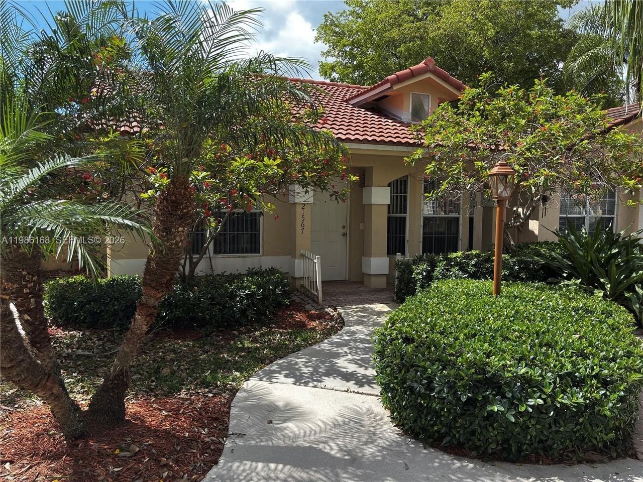 21567 Sw 87th Ct - Photo 2 of 10