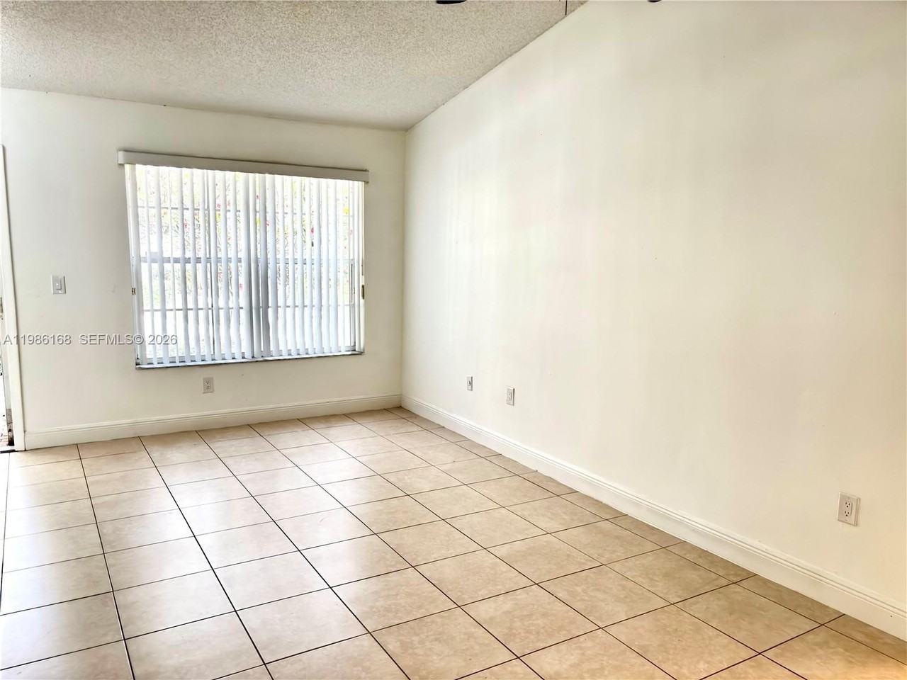 21567 Sw 87th Ct - Photo 3 of 10