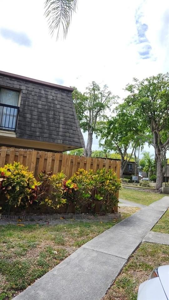 14293 Sw 94th Circle Ln #101-27 - Photo 2 of 32