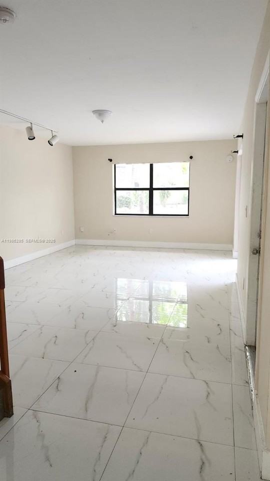 14293 Sw 94th Circle Ln #101-27 - Photo 4 of 32