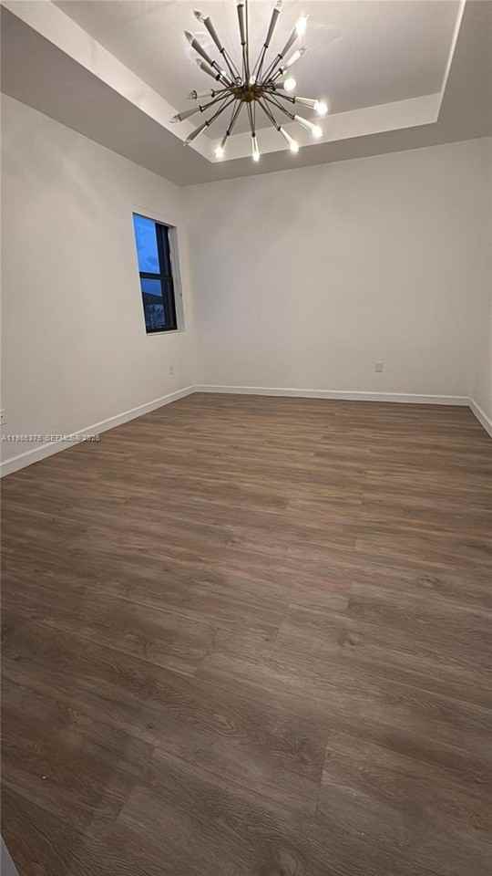 20773 Ne 5th Ct - Photo 3 of 16