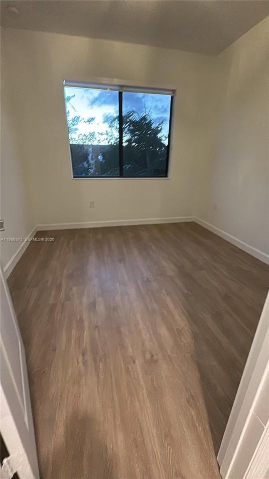 20773 Ne 5th Ct - Photo 5 of 16