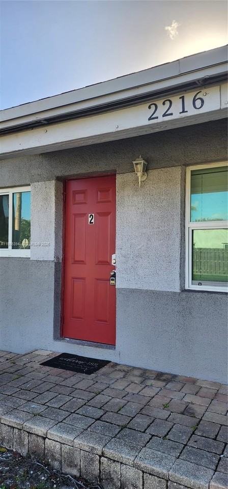 2214 N 25th Ave #2216-2 - Photo 3 of 7