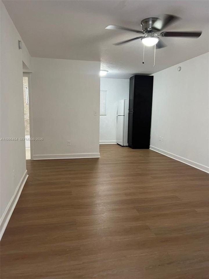 180 Ne 71st St #2 - Photo 2 of 9