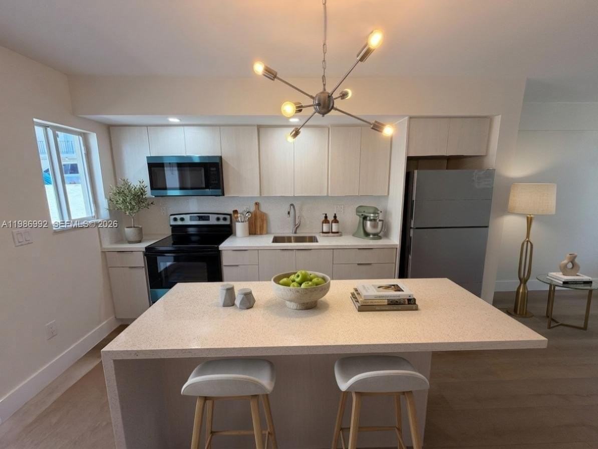 1904 Sw 17th Ave #3 - Photo 2 of 15