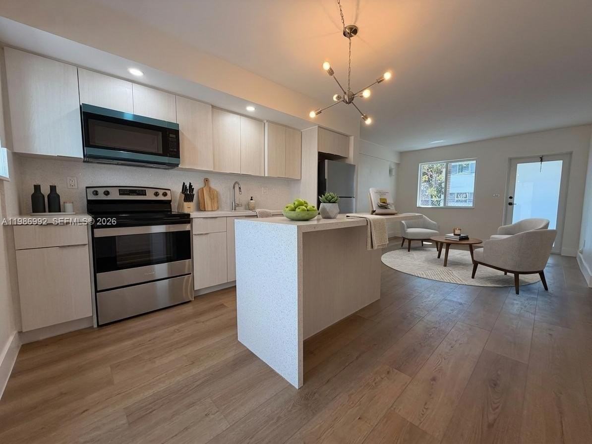 1904 Sw 17th Ave #3 - Photo 5 of 15