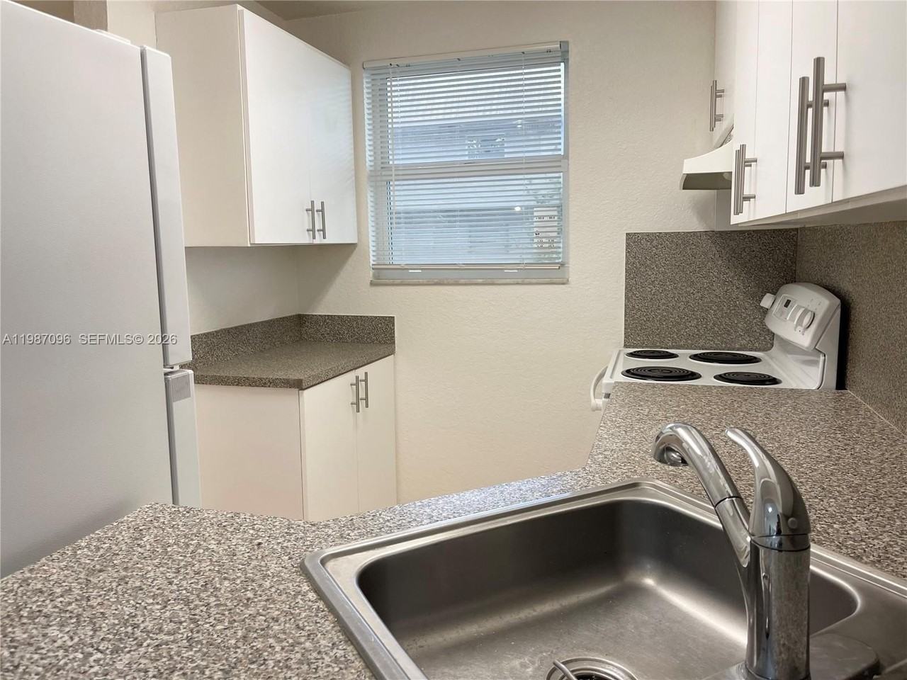 17255 Sw 95th Ave #114 - Photo 3 of 21