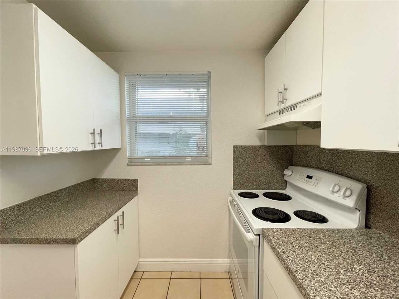 17255 Sw 95th Ave #114 - Photo 4 of 21