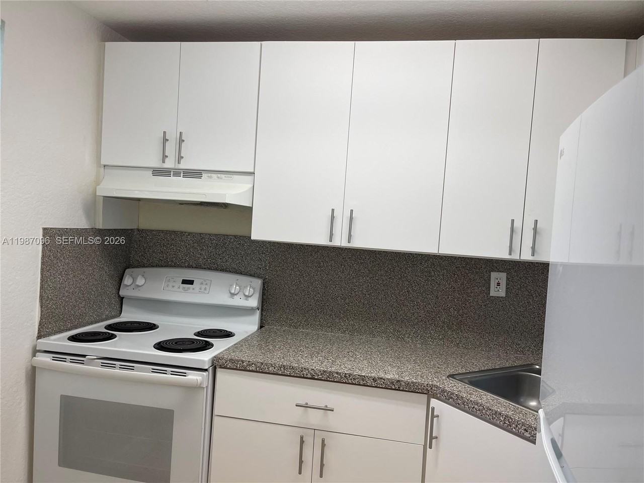 17255 Sw 95th Ave #114 - Photo 5 of 21