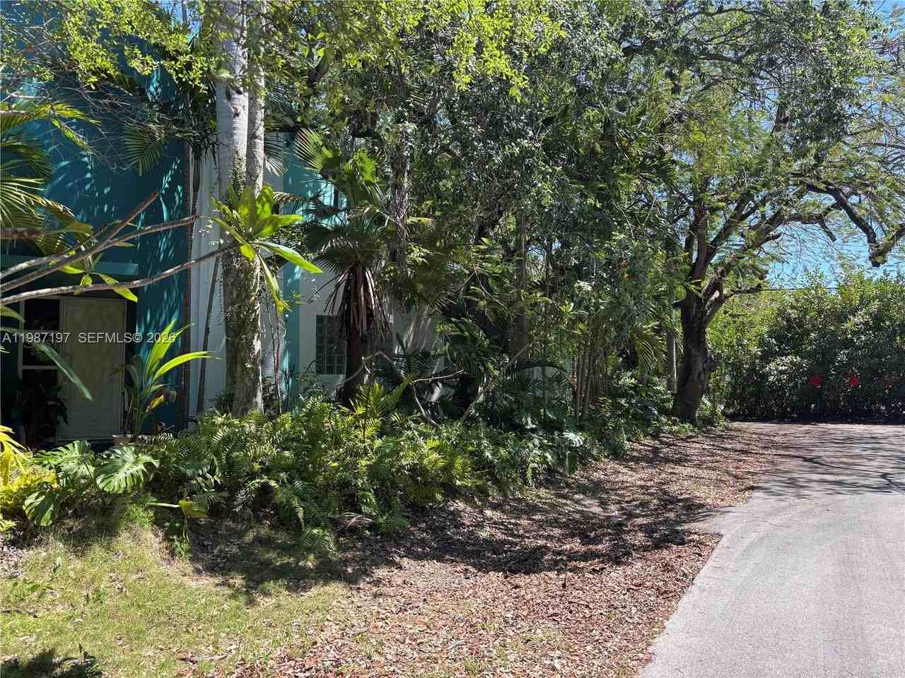 3151 Freeman St - Photo 3 of 20